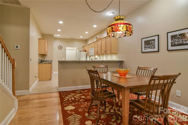 11 Outlook Circle, Swannanoa, NC 28778