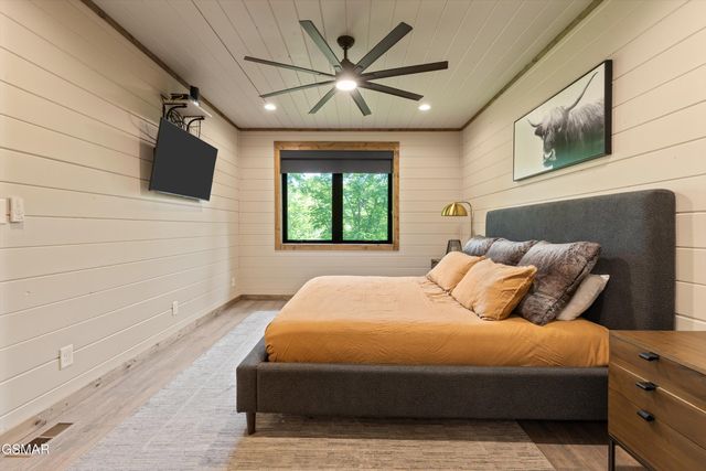 906 Saddle Creek Way, Sevierville, TN 37862