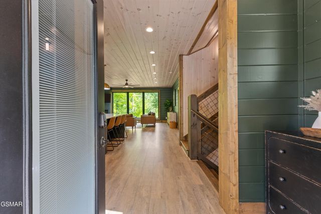 906 Saddle Creek Way, Sevierville, TN 37862