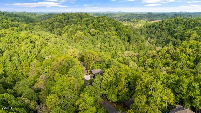 906 Saddle Creek Way, Sevierville, TN 37862