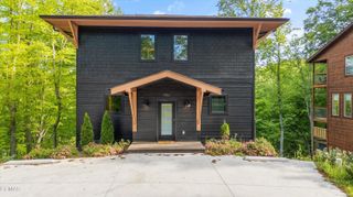 906 Saddle Creek Way, Sevierville, TN 37862