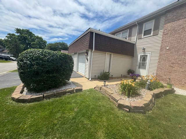 140 Julie Road, Bolingbrook, IL 60440