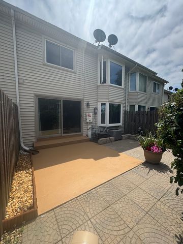 140 Julie Road, Bolingbrook, IL 60440