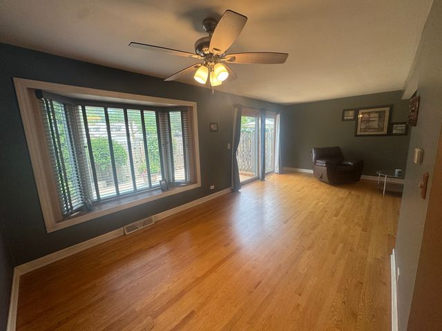 140 Julie Road, Bolingbrook, IL 60440