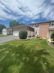 140 Julie Road, Bolingbrook, IL 60440