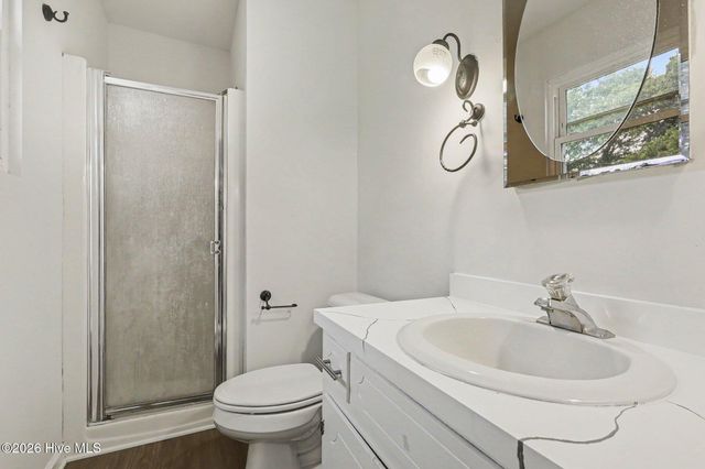 105 Lake Hurst Drive, Dudley, NC 28333
