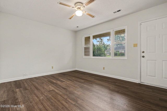 105 Lake Hurst Drive, Dudley, NC 28333