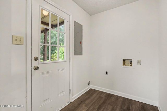 105 Lake Hurst Drive, Dudley, NC 28333