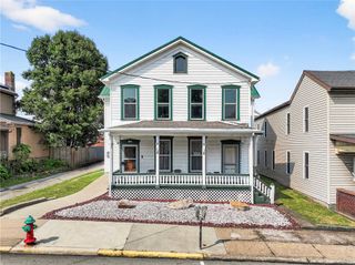 320 W Main St, Mt Pleasant Boro, PA 15666