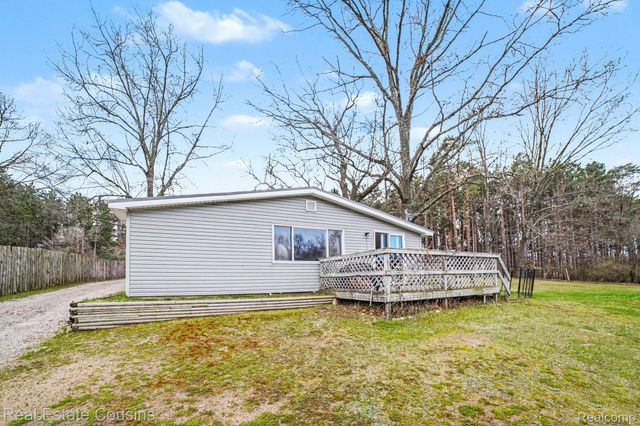 5881 Apple Hill Drive, Surrey Township, MI 48632