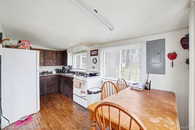 5881 Apple Hill Drive, Surrey Township, MI 48632