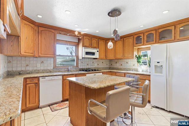 22 Schuyler Avenue, Kearny, NJ 07032