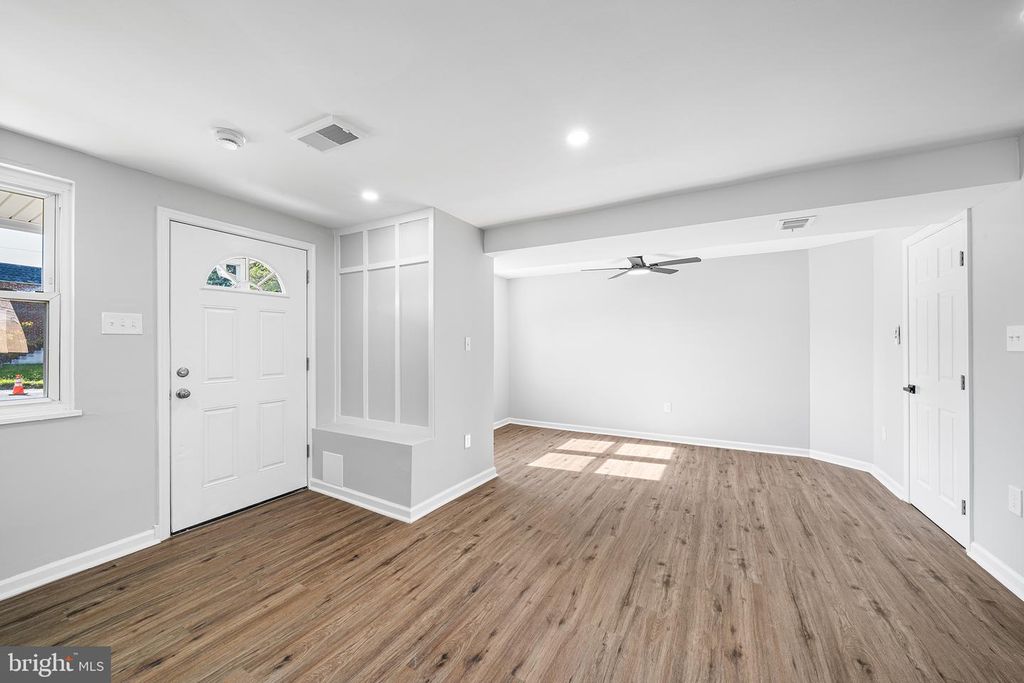 407 COVENTRY AVE, Darby, PA 19023 — photo 4