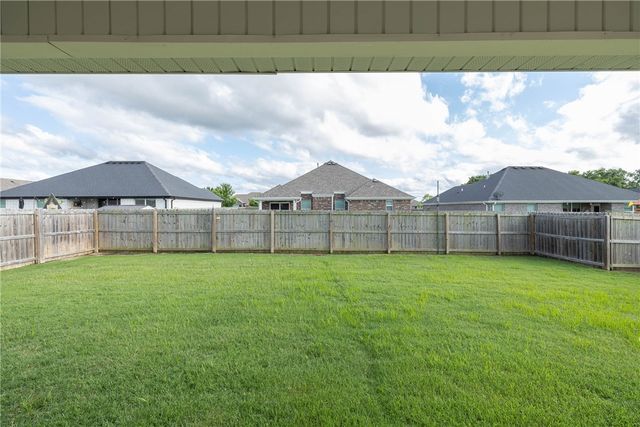 6013 Quinn Street, Fayetteville, AR 72704