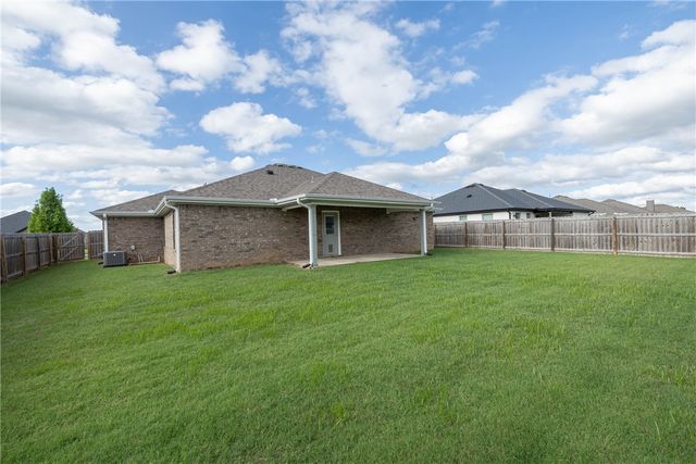 6013 Quinn Street, Fayetteville, AR 72704