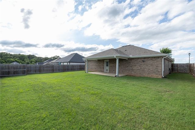 6013 Quinn Street, Fayetteville, AR 72704