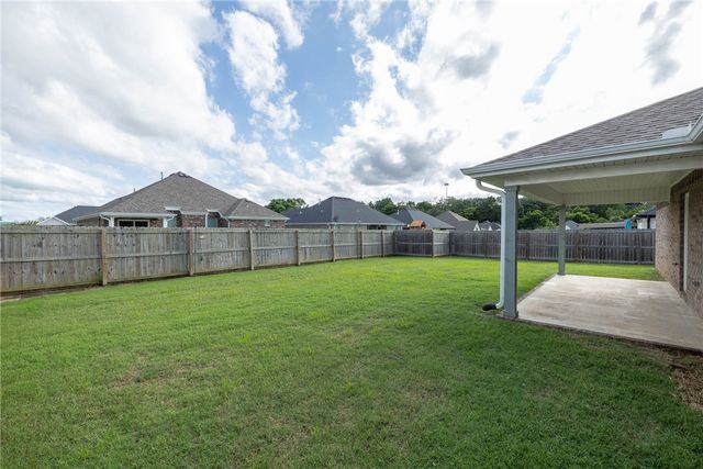 6013 Quinn Street, Fayetteville, AR 72704