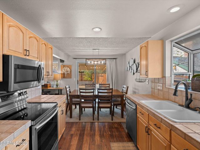 3037 Chollar Circle, Sparks, NV 89434