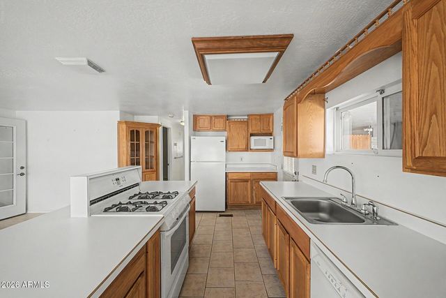 8210 E CALYPSO Avenue, Mesa, AZ 85208