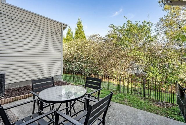 5433 Perlou Ln, Murfreesboro, TN 37128