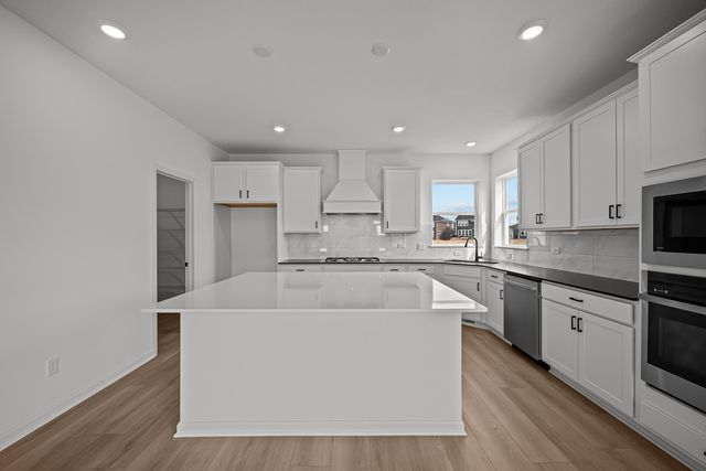 3067 Trinity Dr, Shakopee, MN 55379