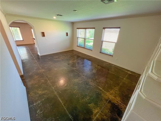 2032 NW 5th ST, Cape Coral, FL 33993