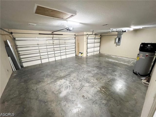 2032 NW 5th ST, Cape Coral, FL 33993