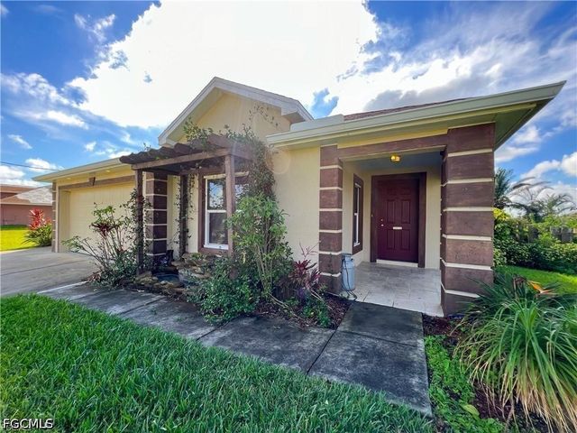 2032 NW 5th ST, Cape Coral, FL 33993