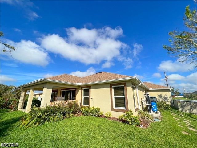 2032 NW 5th ST, Cape Coral, FL 33993
