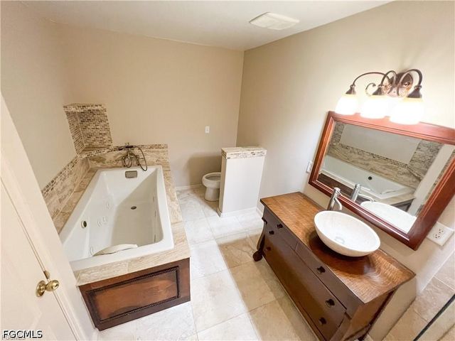 2032 NW 5th ST, Cape Coral, FL 33993