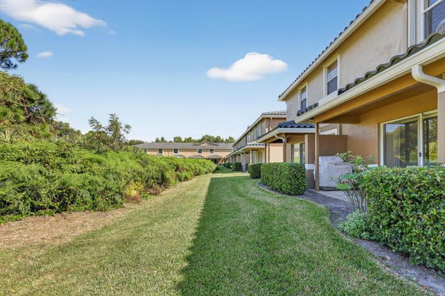 2990 SE Lexington Lakes Drive, Stuart, FL 34994