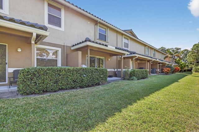 2990 SE Lexington Lakes Drive, Stuart, FL 34994