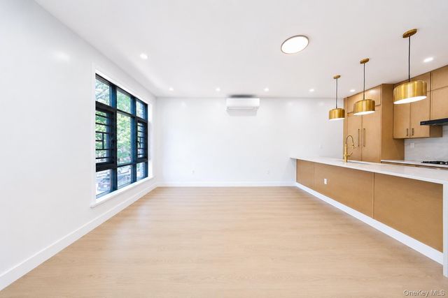 25 Goodwin Place, Brooklyn, NY 11221