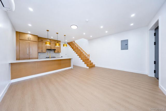 25 Goodwin Place, Brooklyn, NY 11221