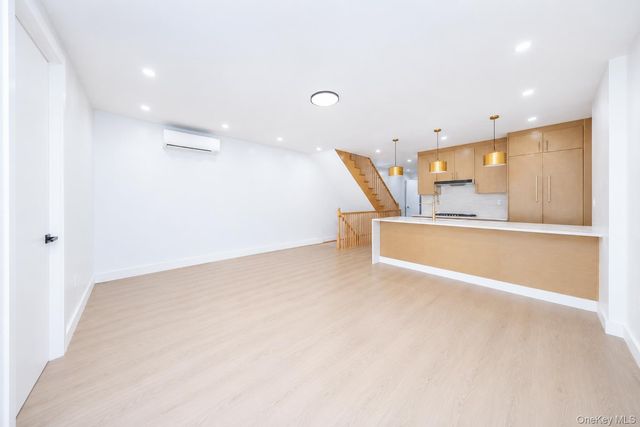 25 Goodwin Place, Brooklyn, NY 11221