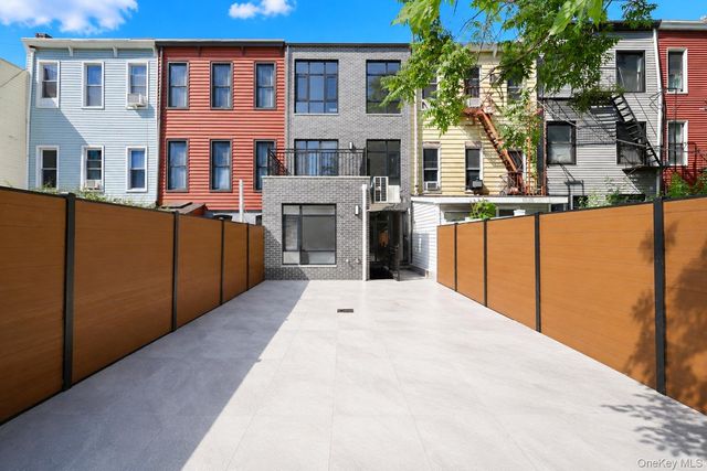 25 Goodwin Place, Brooklyn, NY 11221