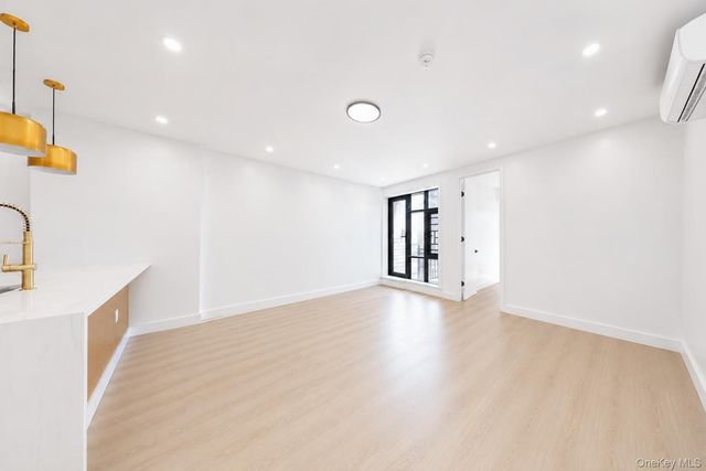 25 Goodwin Place, Brooklyn, NY 11221