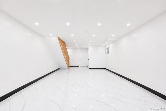25 Goodwin Place, Brooklyn, NY 11221