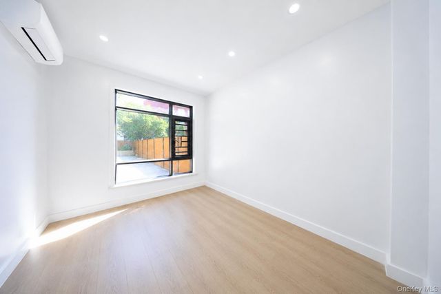 25 Goodwin Place, Brooklyn, NY 11221