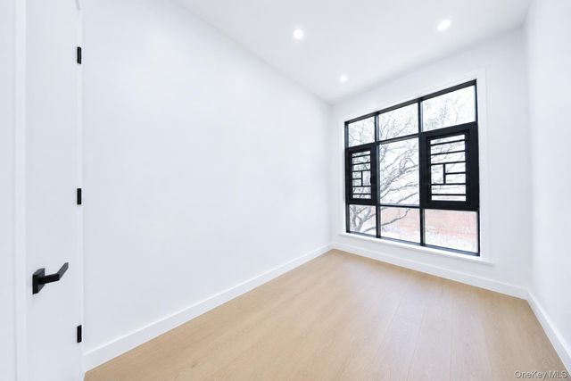 25 Goodwin Place, Brooklyn, NY 11221