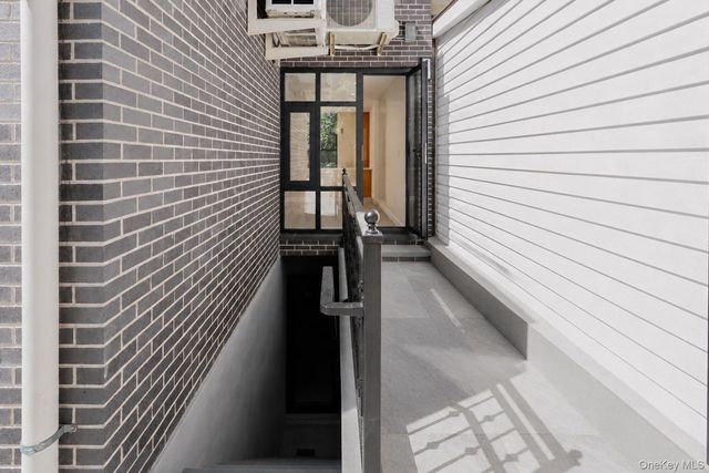 25 Goodwin Place, Brooklyn, NY 11221