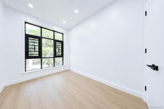 25 Goodwin Place, Brooklyn, NY 11221
