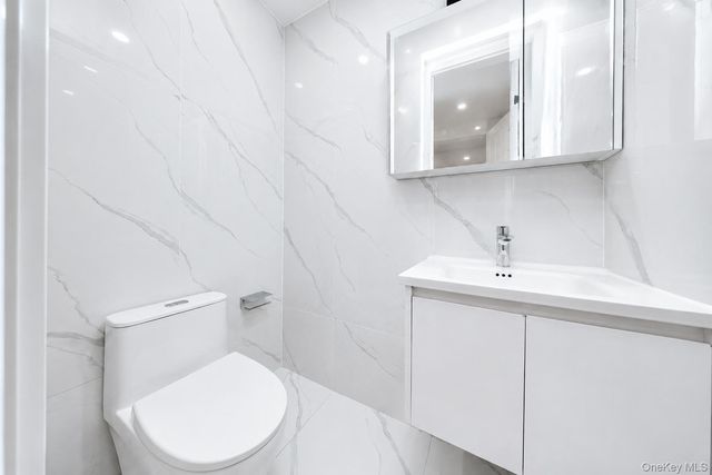 25 Goodwin Place, Brooklyn, NY 11221