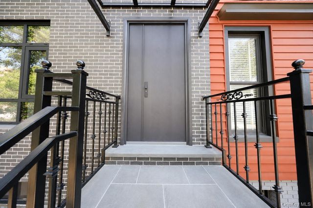 25 Goodwin Place, Brooklyn, NY 11221