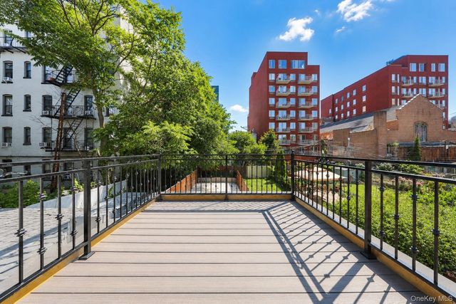25 Goodwin Place, Brooklyn, NY 11221