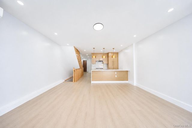 25 Goodwin Place, Brooklyn, NY 11221