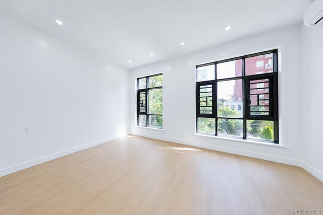 25 Goodwin Place, Brooklyn, NY 11221