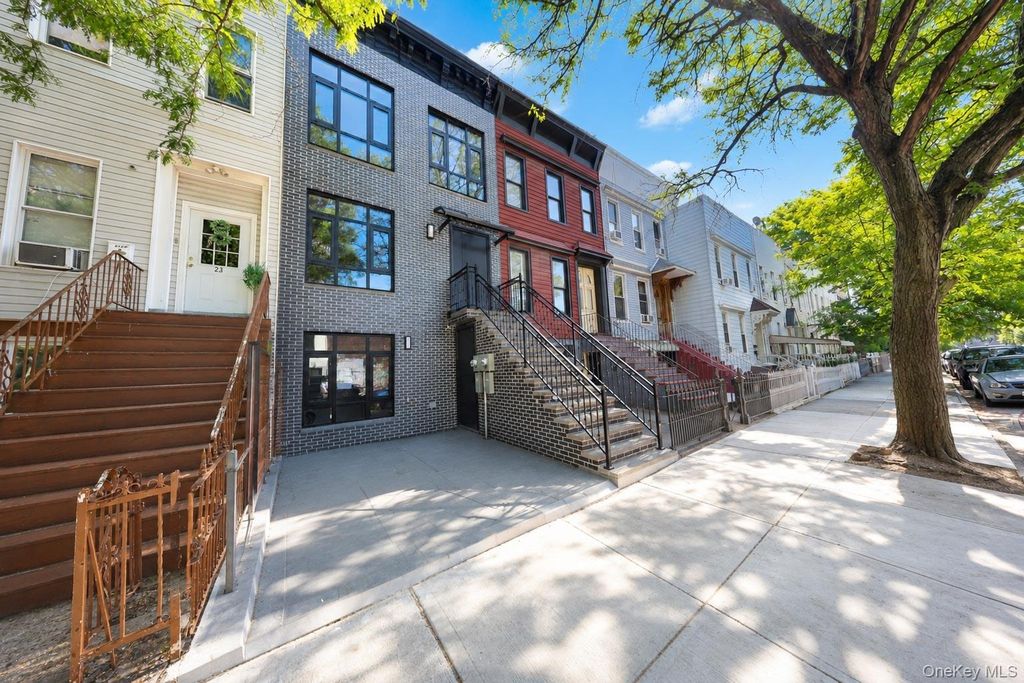 25 Goodwin Place, Brooklyn, NY 11221 — photo 4