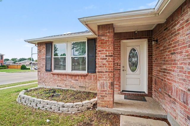 3882 Steeplechase Drive, Fort Worth, TX 76123