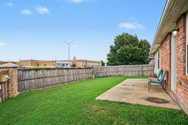 3882 Steeplechase Drive, Fort Worth, TX 76123